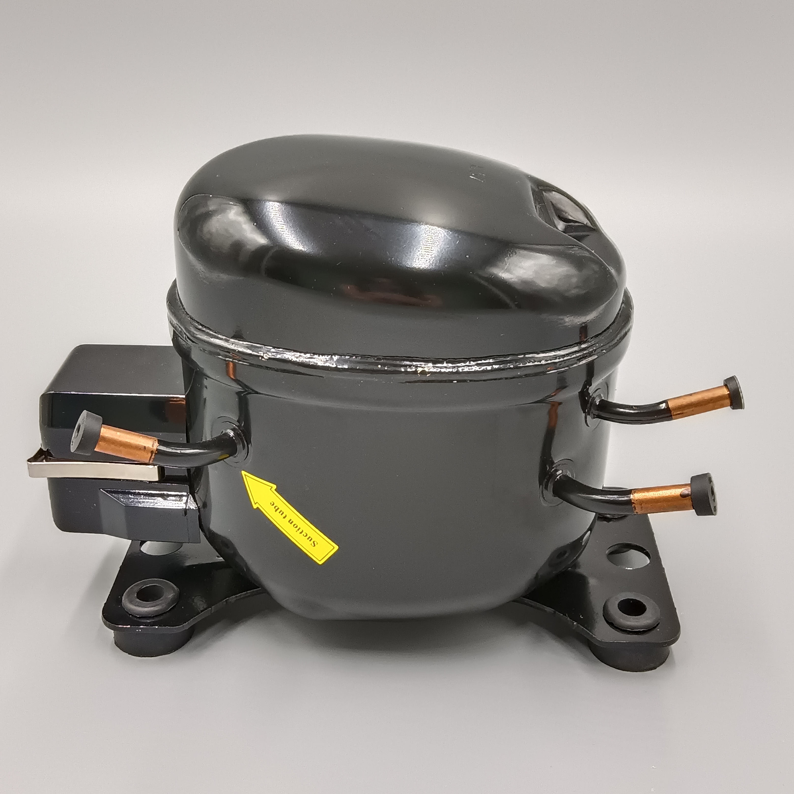 Wholesale Price R290 R404A R134A Refrigerator Compressor 1/4 for Fridge,1/2HP 5/8HP Refrigerator Compressor With Qood Price