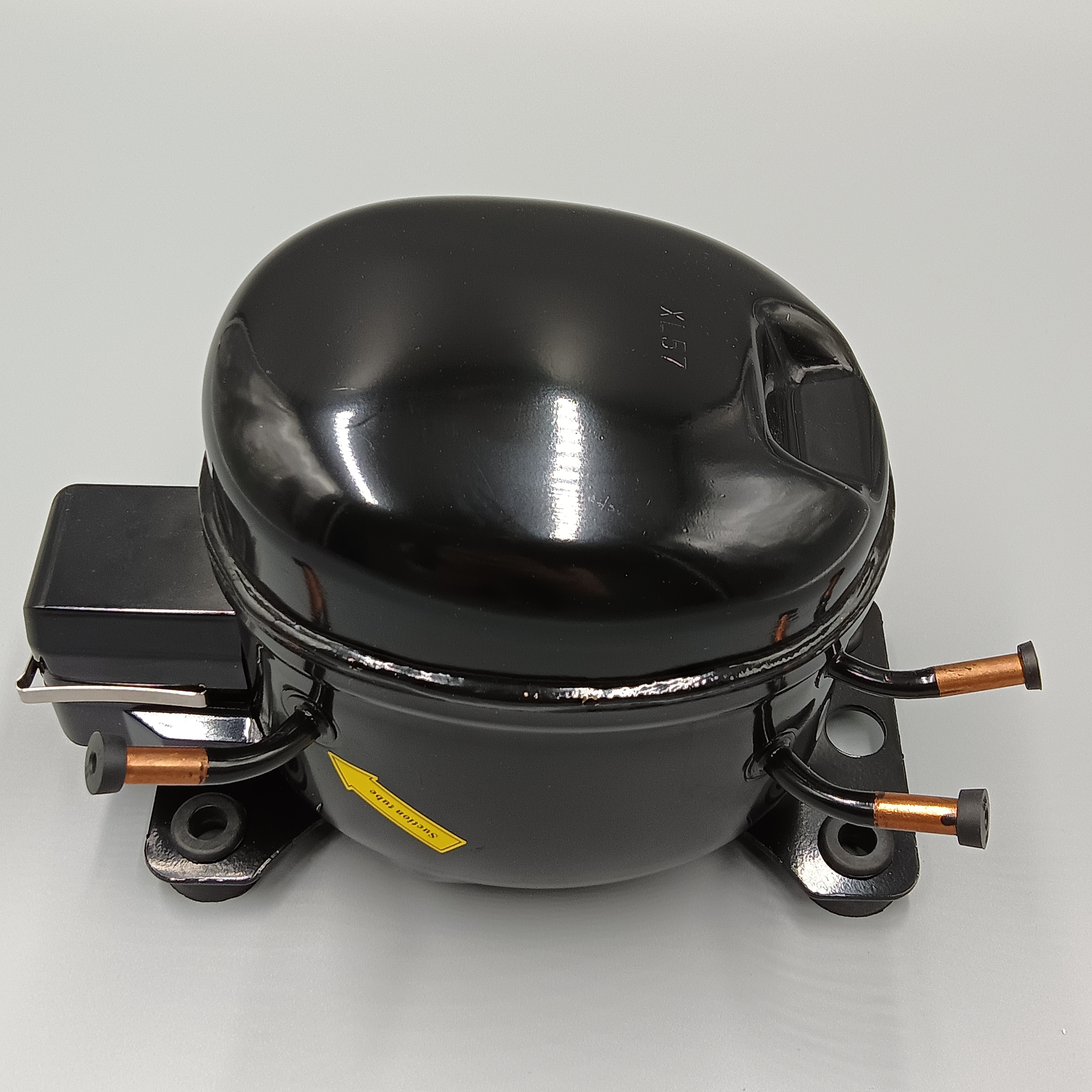 Good Quality Aire Compressor 1/5HP R134a 24 Volt Refrigerator Parts Fridge Compressors